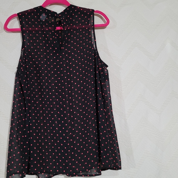 Torrid sleeveless blouse size 0 - Picture 5 of 5